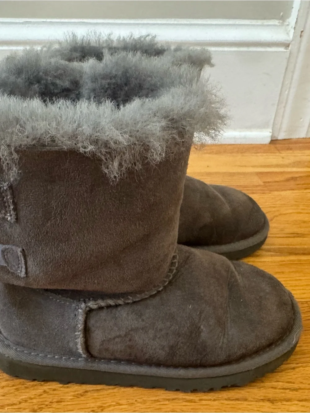 UGG Bailey Bow Mini Boot in Gray Size 13